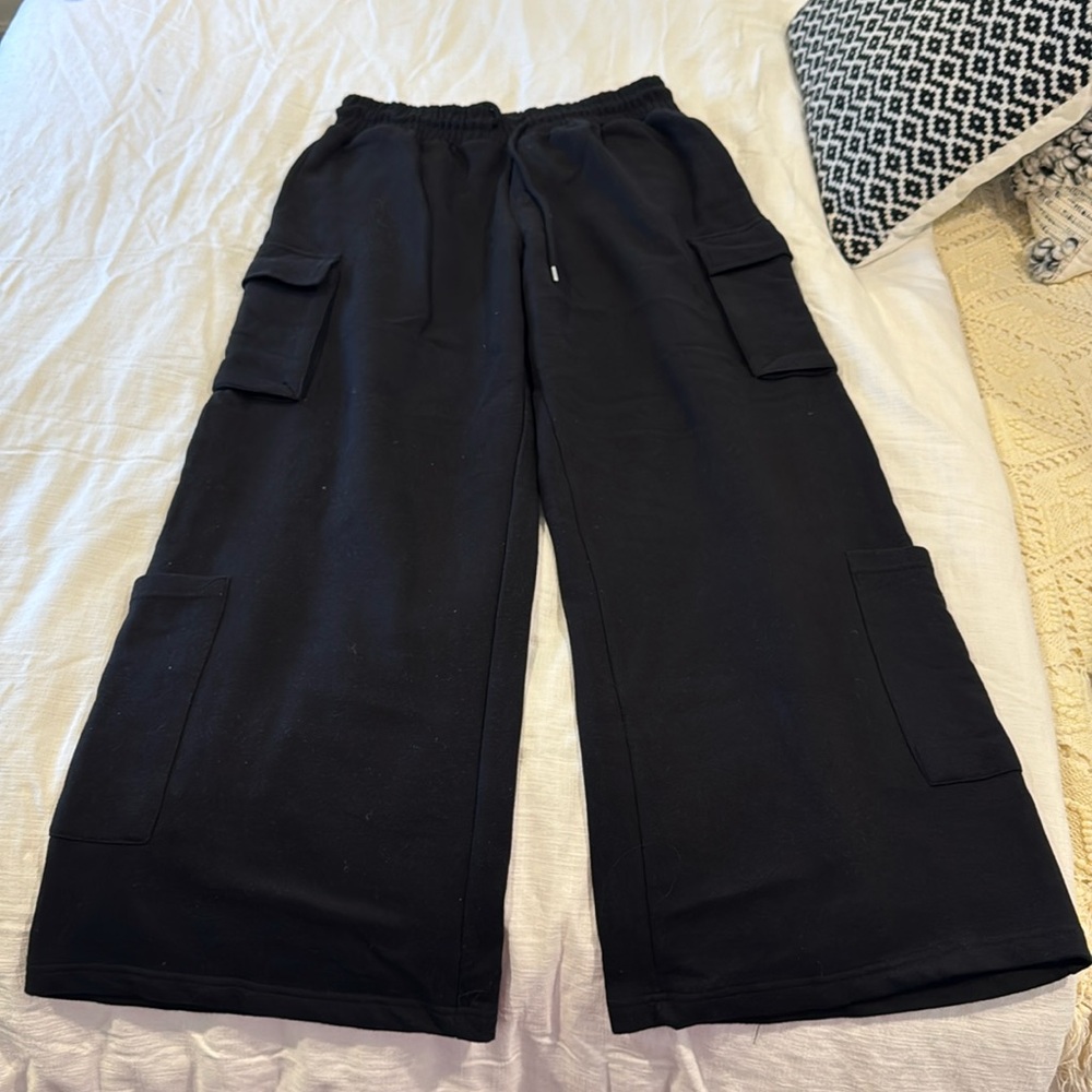 Super baggy and oversized sweatpants ZARA